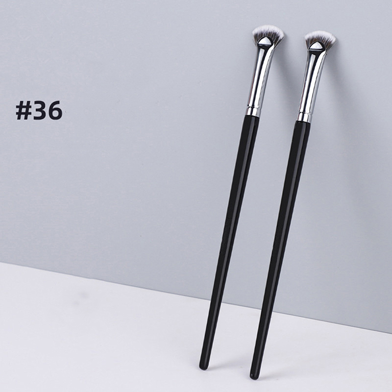 1 brosse à cils en forme d'éve - Beauty No Makeup avis et prix