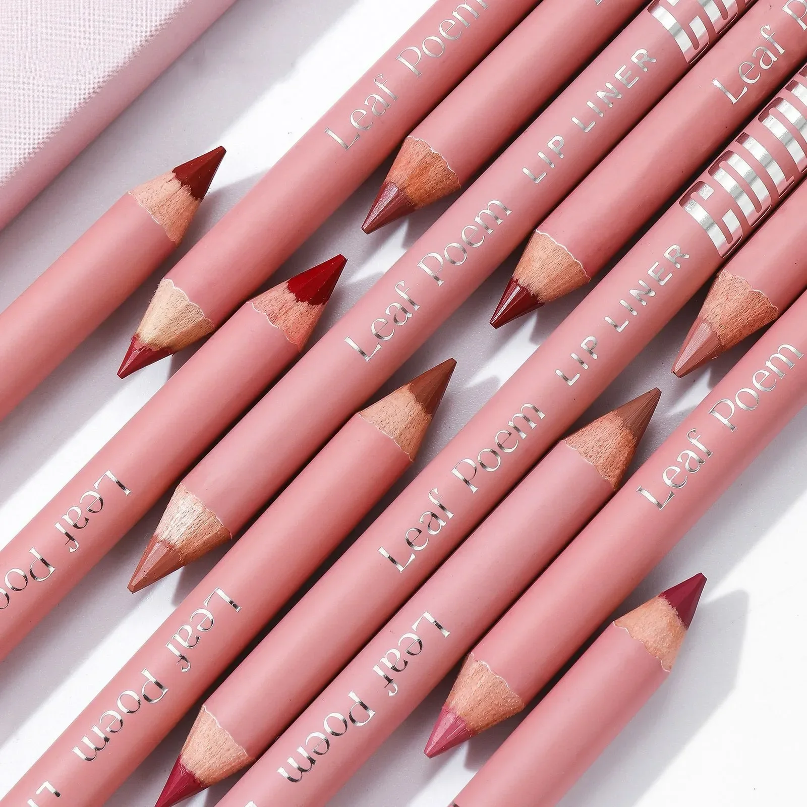 Crayon à lèvres marron nu, mat - Beauty Linasi Makeup avis et prix
