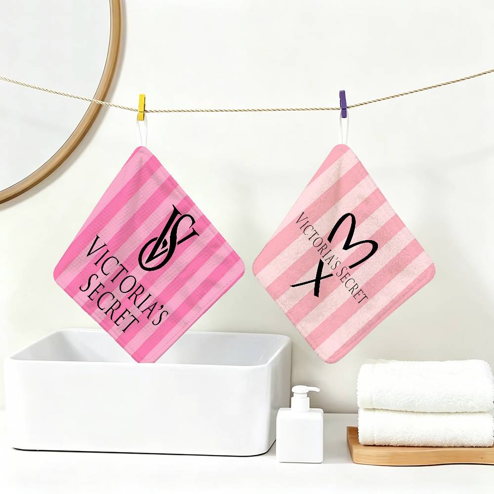 Serviette de toilette en polye - Beauty Makeup Louis Vuitton avis et prix